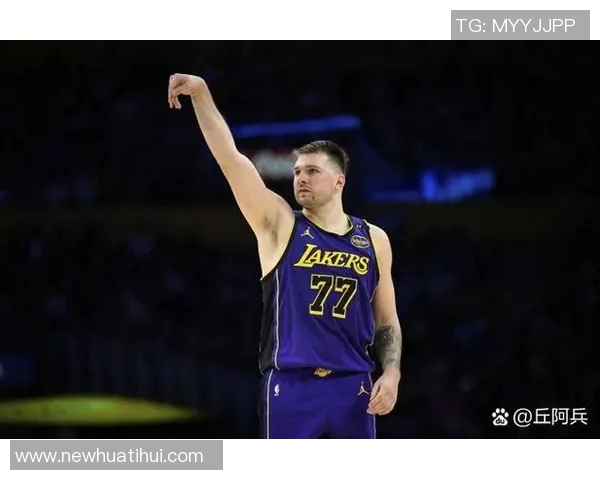 东契奇首度砍下40三双老詹称赞其如魔术师般出色表现 东契奇首度砍下40三双老詹称赞其如魔术师般出色表现